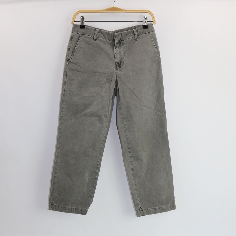J BRAND Flat Front cropped Chino
Sage Green size 24